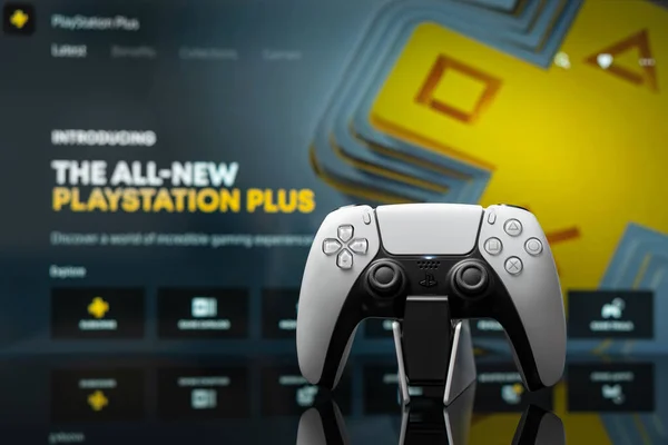 August 2022 Odessa Ukraine White New Playstation Gamepad Playstation Screen — ストック写真