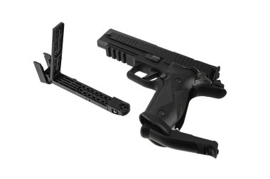 Hava tabancası. Hava yumuşaklığı, spor ve eğlence için modern pnömatik silah. Bir manken, gerçek bir tabancanın kopyası. Beyaz arkaplanda izole et.