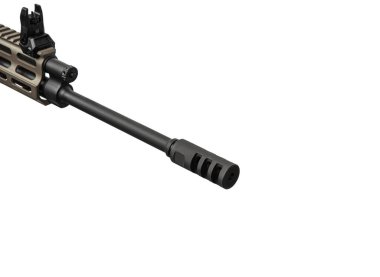 Modern otomatik tüfek beyaz arka planda izole edilmiş. Polis, özel kuvvetler ve ordu için silahlar. Mekanik görüşlü otomatik karabina. Beyaz sırtlı saldırı tüfeği..