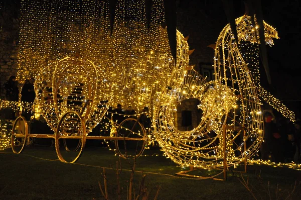 Iluminado Natal Carriage Decoração Parque Decorações Iluminação Natal Rijeka Croácia — Fotografia de Stock