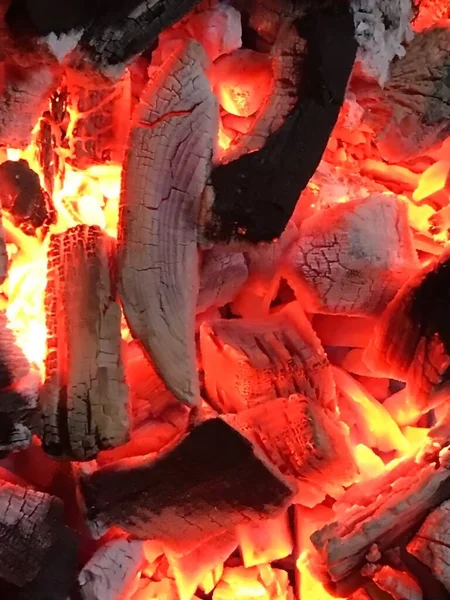 Smoldering Charcoal Grill Night Background Fire Conflagrant Firewoods Coals Closeup — Stock Photo, Image