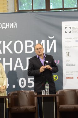 Lehçe çok satan yazar Janusz Leon Wi? niewski Uluslararası Festivali kitap Arsenal 2013 itibariyle