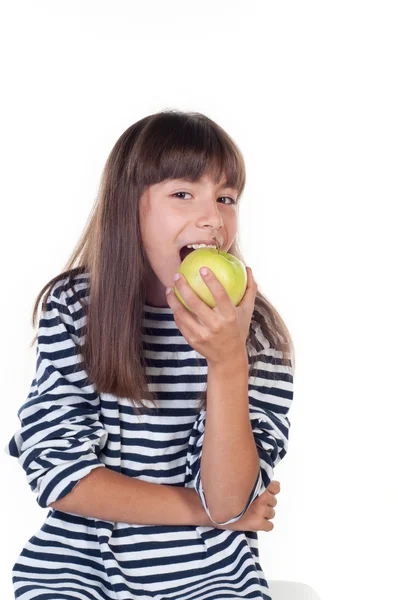 Feliz linda chica con manzana sobre fondo blanco —  Fotos de Stock