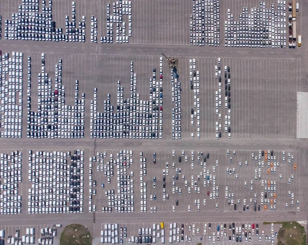 Estacionamientos Vacíos Vista Aérea Muchos Autos Estacionamiento Colorido Moody Drone — Foto de Stock