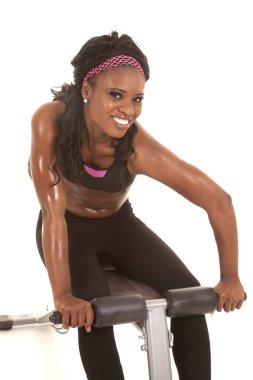 tezgah ağırlığı gülümseyen üzerinde oturan kadın