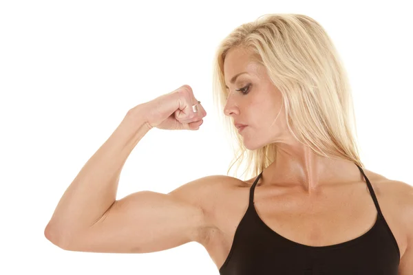 Mulher usando um braço flex preto — Fotografia de Stock