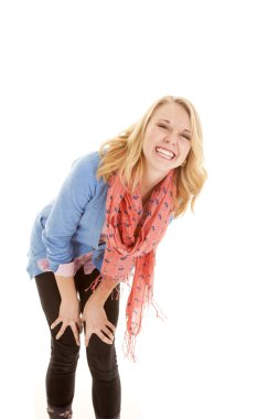 eşarp gülmekten yere eğil