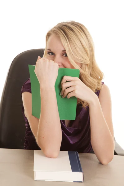 Looking over book — Stock Photo, Image