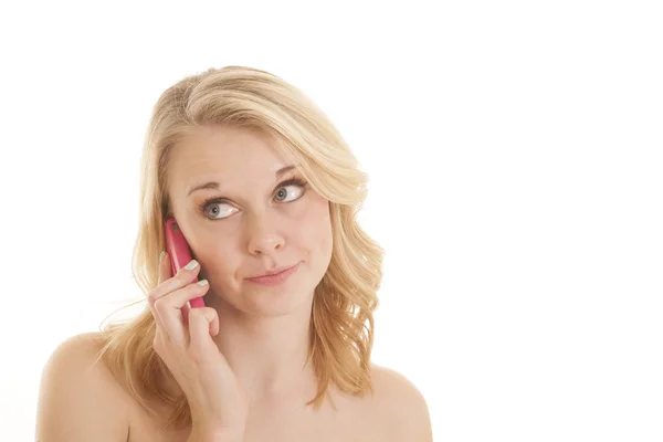 Blond met telefoon kijken kant — Stockfoto