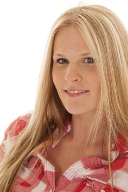 kadın kırmızı kareli kafa