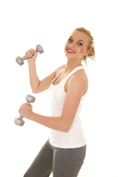 Vrouw witte tank gewichten kant glimlach — Stockfoto