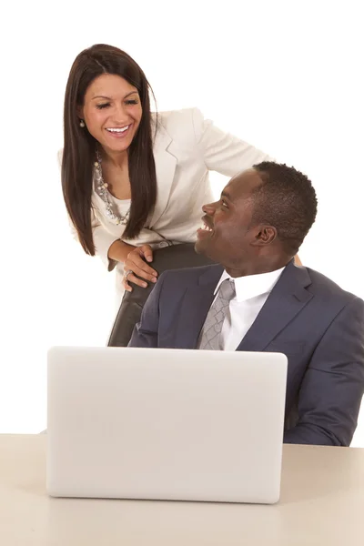 Hombre y mujer de negocios ordenador feliz — Foto de Stock