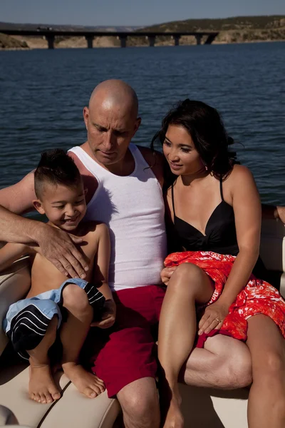 Family on boat bow bridge back — Stock Photo, Image