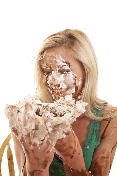 Woman with messy face look at pie — Stock Photo, Image