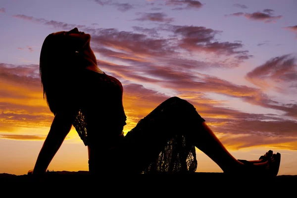 Mulher saia de renda magro para trás silhueta — Fotografia de Stock