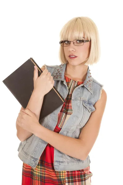 Mujer vestido a cuadros libro gafas serio — Foto de Stock