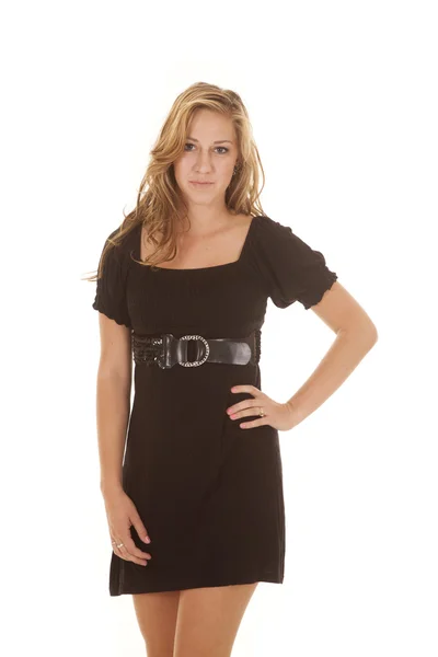 Femme robe noire courte sérieuse Image En Vente