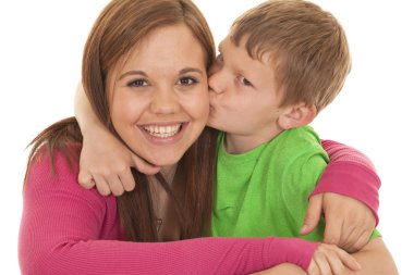 kız ve genç çocuk gülümsemesi öpücük