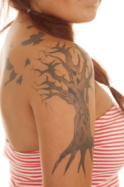 Nő tetoválás kar — Stock Fotó