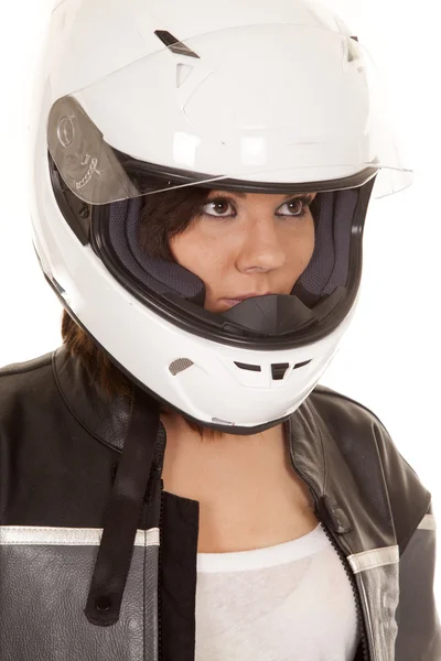 Mulher motociclista capacete olhar lado — Fotografia de Stock