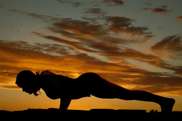 Silhouette femme pushup — Photo