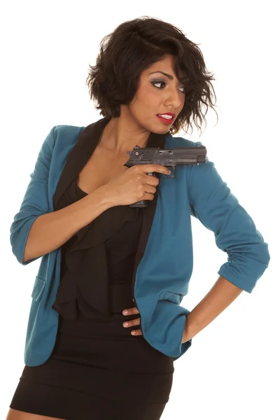 Hispanic woman gun point back — Stock Photo, Image