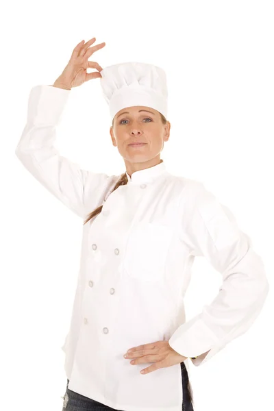 Mulher chef segurar chapéu — Fotografia de Stock