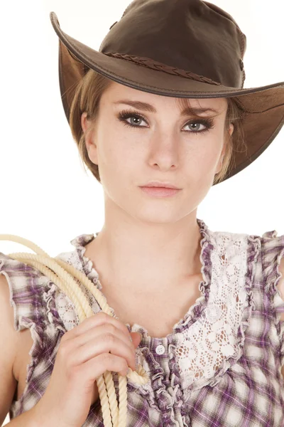 Mulher chapéu corda xadrez camisa séria — Fotografia de Stock