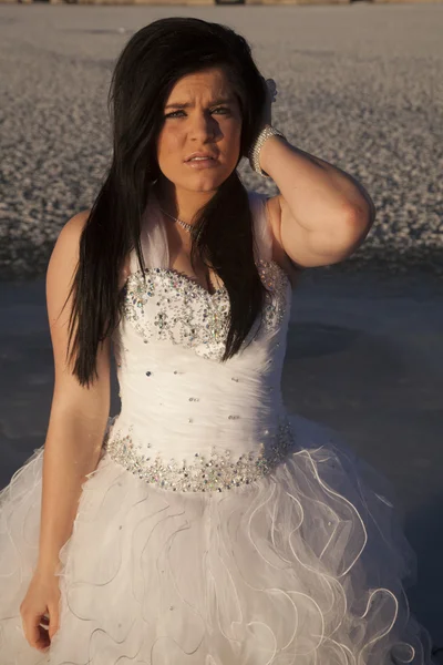 Kadın resmi elbise buz ciddi kapatın — Stok fotoğraf