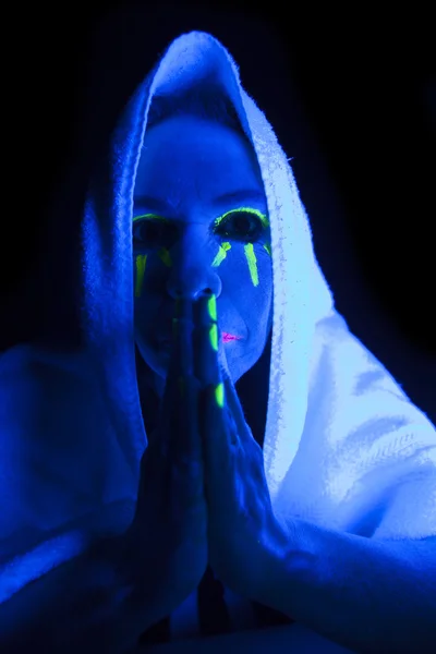 Woman black light towel pray — Stock Photo, Image