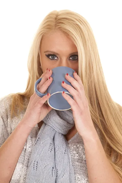 Woman blue scarf and mug drink — Stock Photo, Image