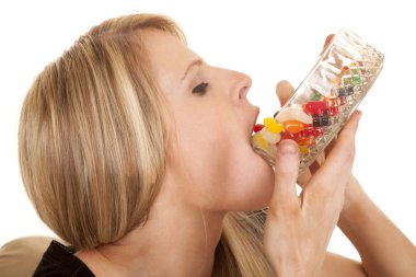 kadın yemek jellybeans kase dök