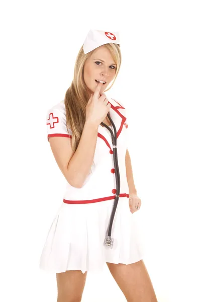 Hemşire stetoskop boyun parmak ağız çevresinde — Stok fotoğraf