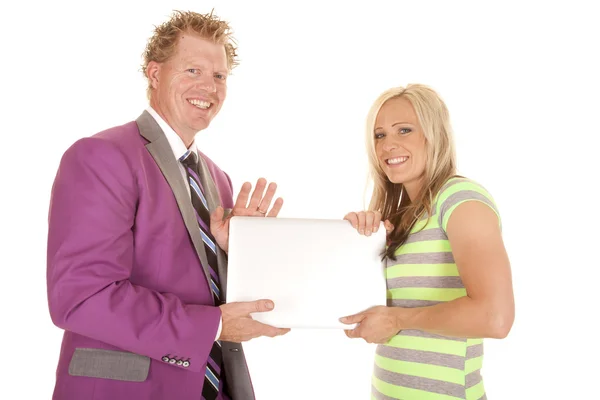 Man en vrouw met een laptop — Stockfoto