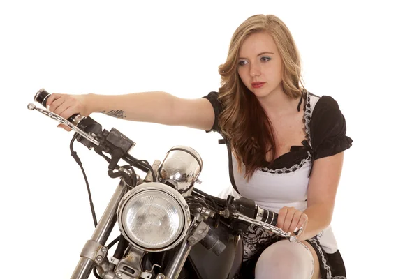 Frauen- und Motorradlook — Stockfoto