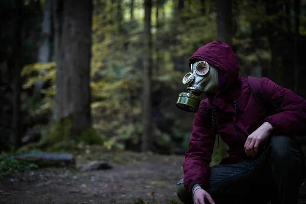 Una Catastrofe Ecologica Sopravvissuto Post Apocalittico Con Maschera Antigas Uomo — Foto Stock