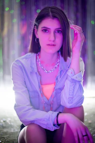 Mozis Éjszakai Portré Lány Neon Fényekről Divatot Színes Neonfényű Diszkós — Stock Fotó