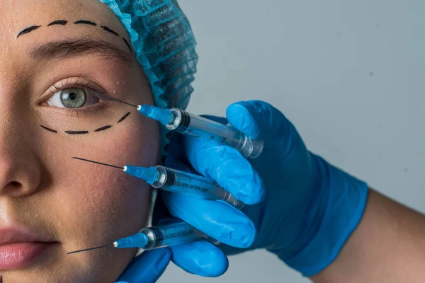 Horizontale Aufnahme Einer Frau Die Sich Einer Gesichtsstraffung Unterzieht Weibliches — Stockfoto