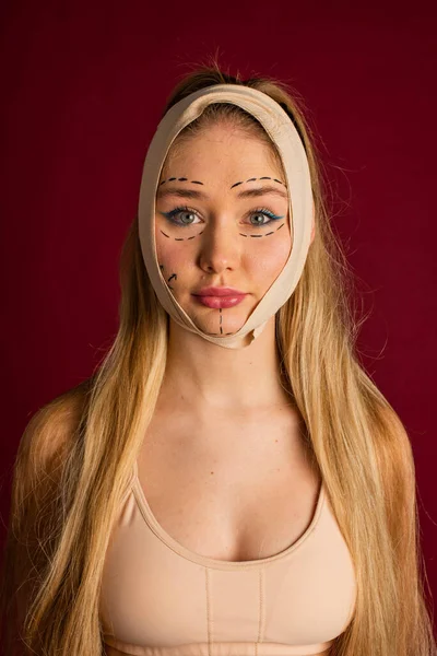 Femme Luxueuse Moment Chirurgie Plastique Injection Exagérée Sur Les Lèvres — Photo