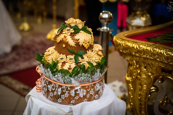 Traditional Ukrainian Bread Engagement Party Church — 图库照片