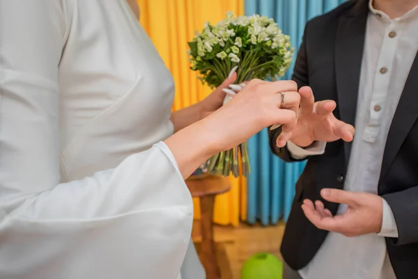 Brides Grooms Exchange Rings Wedding Wedding Ceremony — Photo