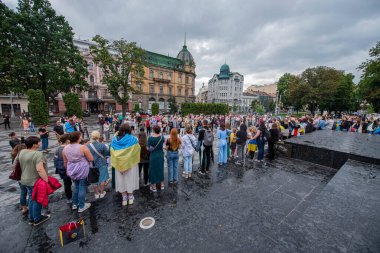 Lviv. Ukrayna. 31 yaşında. 07 numara. 2022 yılı. Ukraynalılar savunucuları Azovstal 'dan salmak istiyor. Ukrayna 'da savaş. Ukrayna 'da kal..