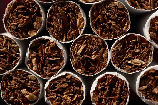 Vista Frontal Desde Lado Del Tabaco Una Pila Cigarrillos Alineados — Foto de Stock