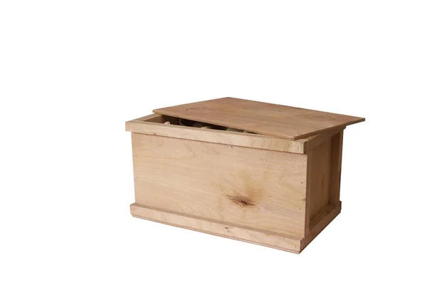 Stare drewniane pudełko izolowane na białym tle — Zdjęcie stockowe
