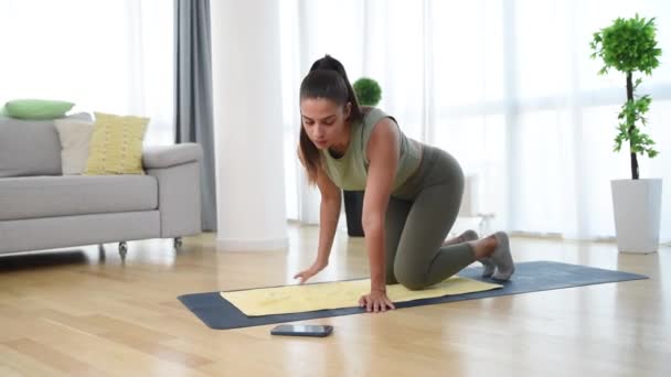 Happy Attractive Young Business Woman Active Sport Wear Sitting Stretching — Vídeo de Stock