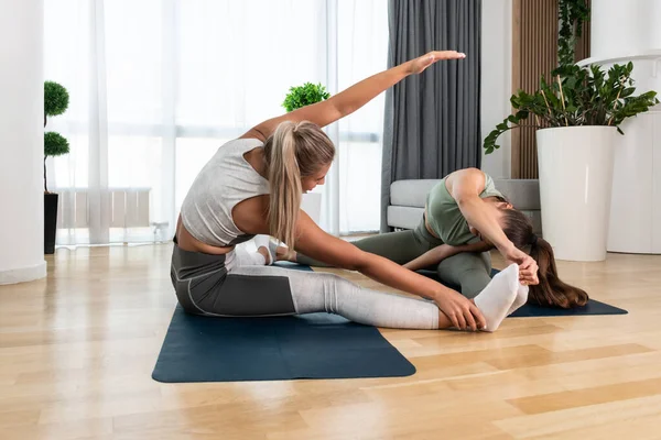 Two Young Colleagues Roommates Friends Lesbian Couple Workout Yoga Together — Foto de Stock