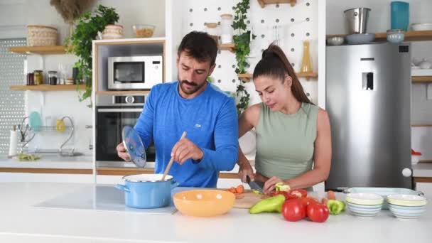 Young Sporty Man Woman Couple Cutting Together Cooking Fresh Natural — Vídeo de Stock