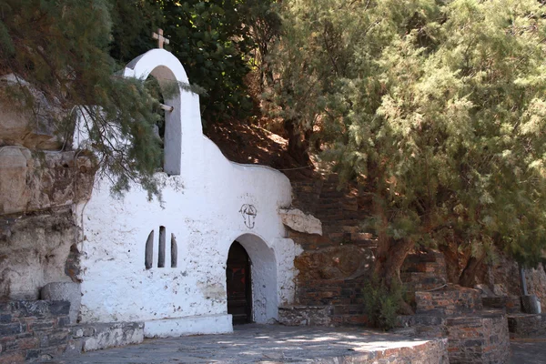 Pequeña iglesia ortodoxa griega blanca —  Fotos de Stock