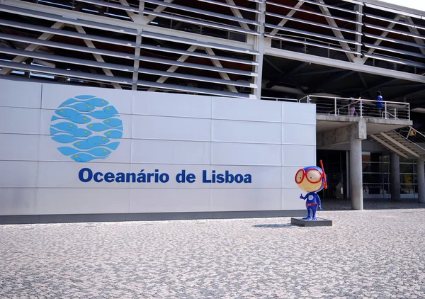 Ingang en uithangbord van Oceanário de Lisboa, Lissabon, portugal — Stockfoto
