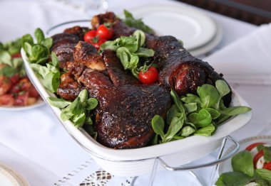 gurme domuz incik kızartma